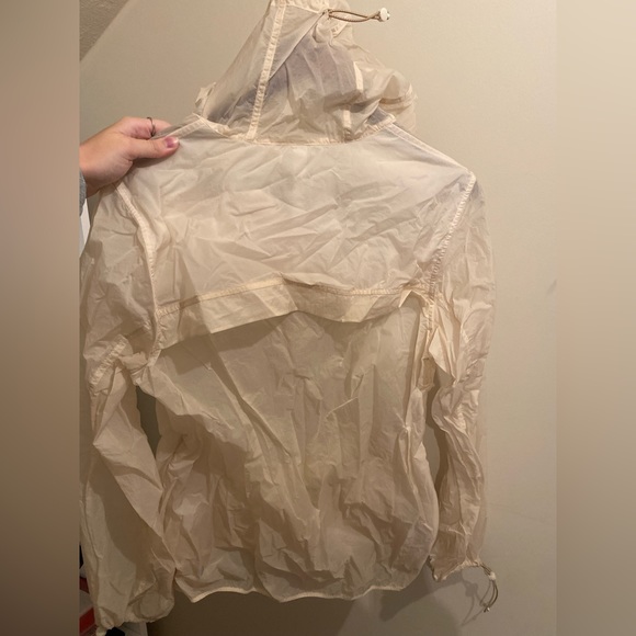 Lululemon Wind Breaker - Picture 3 of 4